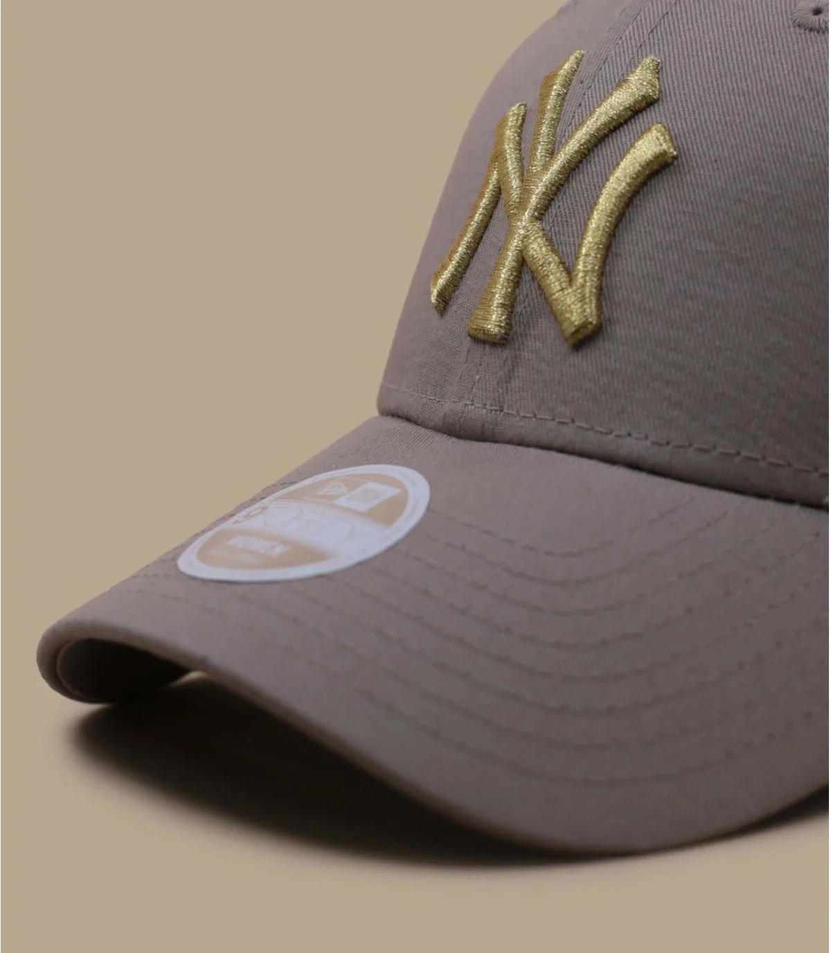 Casquette baseball femme NY beige - Casquette Wmn Mettalic Logo 9Forty NY ash brown New Era : Headict