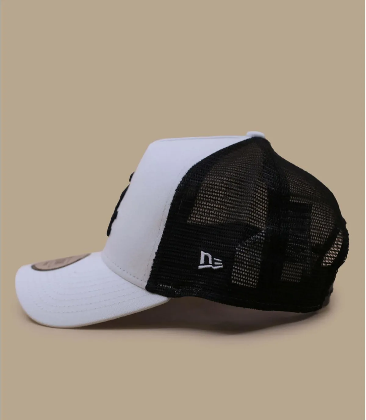 Casquette trucker Sox blanche noire - Casquette League Ess Trucker Sox white black New Era : Headict