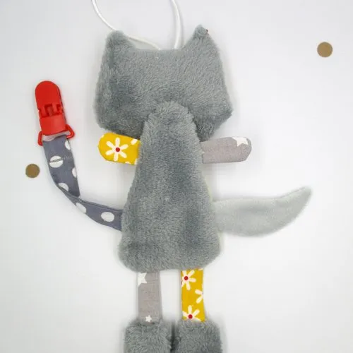 Doudou attache tétine, renard, gris jaune rouge, tissu coton minky, hauteur 23 cm, personnalisable en couleur