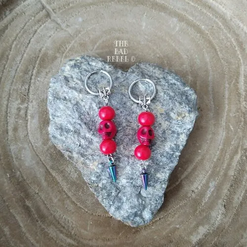 Original boucle d'oreilles creole !! skull point !! pearls howlite rouge et argente long t 7cm x 1.5cm the bad rebel collec