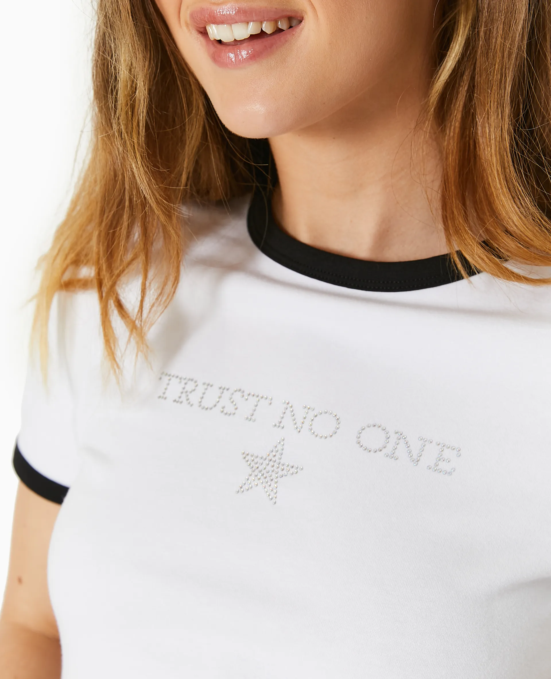 T-shirt avec message en strass