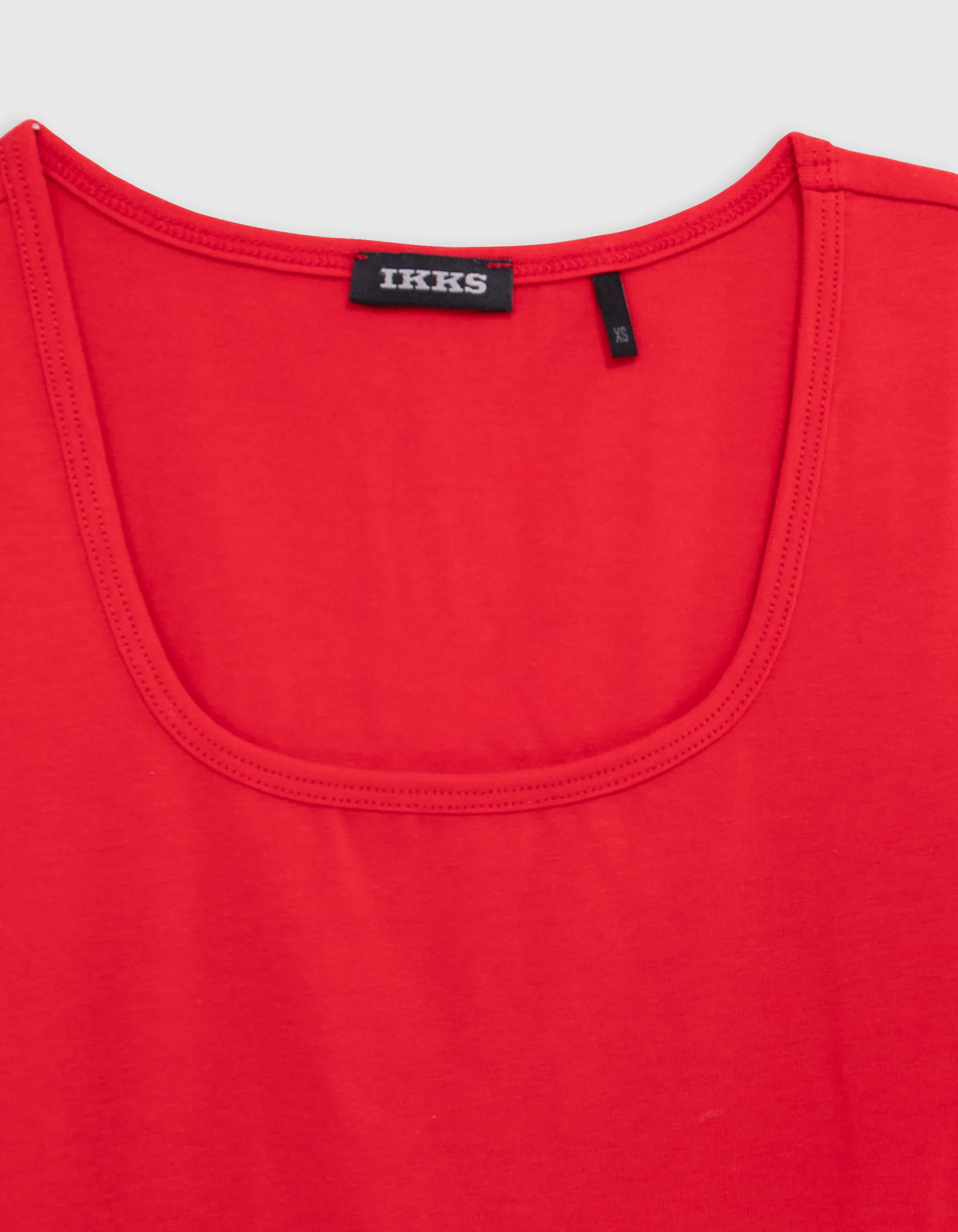 T-shirt rouge forme cropped fille